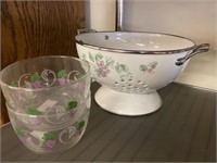 Colander and bowls