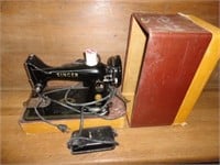 SINGER SEWING MACHINE- MODEL 99K