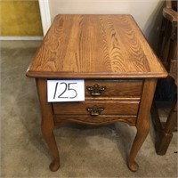 Wooden End Table / (2) Drawers