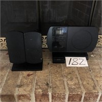 RCA CD Player / (2) Speakers