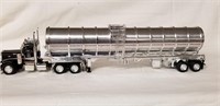 Peterbilt Model 388 Toy Truck & Tanker, 1:53 Scale