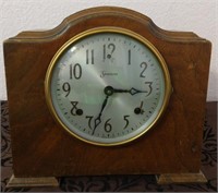 911 - VINTAGE SESSIONS 8 DAY MANTEL CLOCK