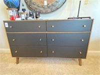 DRESSER W/ NIGHTSTAND