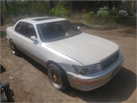 1992 Lexus w/gold rims