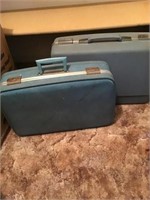 THREE VINTAGE SUITCASES