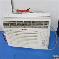 Haier 5000 BTU Air Conditioner Works Great
