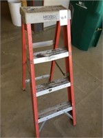 Rigid 4' Step Ladder