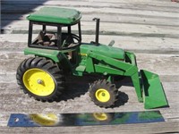 JD Toy Tractor w/Loader