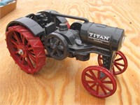 IH Titan 10-20 Toy Tractor