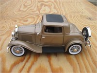 1932 Toy Ford 3 Window Coupe - 1/18