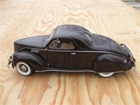 Toy Lincoln 2 Door (Precision) - scratch on roof