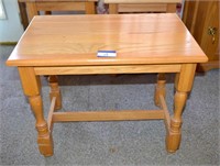 Side Table - appears to be Oak - Measures 22T x