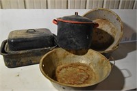 Vintage Porcelain Pots & Pans