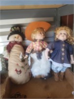 THREE DOLLS