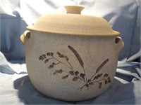 Large studio pottery soup tureen 9.5x8 Mattison