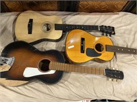 Group: 3 Acoustic Guitars
