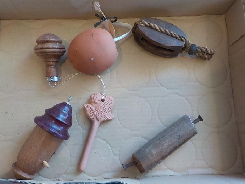 Online Auction Pottery, Clocks, Rug Making, Collectibles, Bo