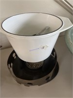 Cast iron fondue pot