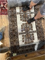2‘10“ by 4‘11“ Amir’s Persian area rug