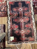 23 4” x 4’ design Hamadan  Persian area rug