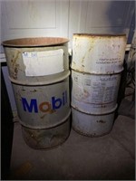 2 Oil Grease Barrel's