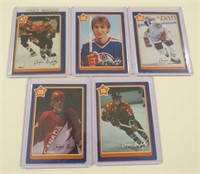 1982-83 Neilson Wayne Gretzky Cards # 19 29 30 39