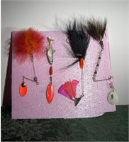 FISHING LURE LOT  4 OUT OF 18