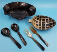 Assorted dishes and utensils carved from horn 2 sp