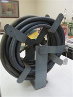 Retractable air hose reel w. air hose