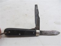 Black pocket knife