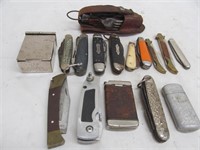 Group of pocket knives w. damages, match safes