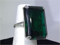 Sterling Silver ring with Green Stone - size 5