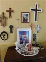 Crosses & religious wall hangings