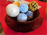 bowl & plate w/8 decorative balls