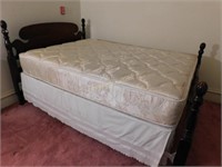 pineapple post bed w/Ashley Deluxe  mattress