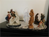6 figurines (1 Goebel)