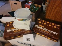 2 MICROBROWNERS, 2 (10PC) NESTED BOWL SETS