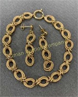 18kt Gold Bracelet and Earrings