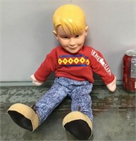 Home Alone Kevin taking doll