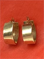 14K. Yellow Gold Pierced Earrings 1.2 Grams