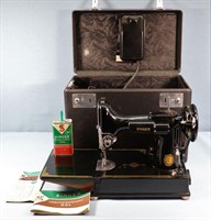 Singer Model 221 Featherweight Sewing Machine