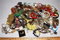 LOT - VINTAGE COSTUME JEWELRY & WATCHES