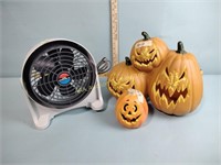 Desk fan, works, plastic pumpkin Halloween decor