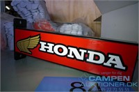 Metalskilt m/Honda-logo, 30x7cm.