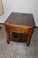 END TABLE WITH DRAWER