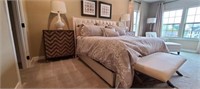 TUFTED WINGBACK KING BED