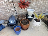 Outdoor Garden Pots and Decor