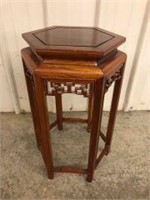 SMALL VINTAGE STYLE PLANT STAND