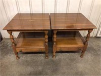 PAIR OF MATCHING WILLETT CHERRY SIDE TABLES