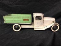 1930,S STRUCTO PRESSED STEEL TOY TRUCK